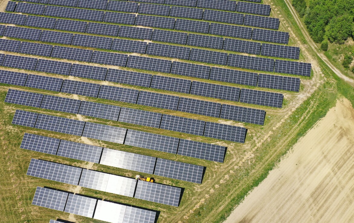 Das perfekte Solar Direkt invest in Bayern: 63 kWp bis 3,5 MW -Solar Freiland Anlage in Bayern / Mönchroth