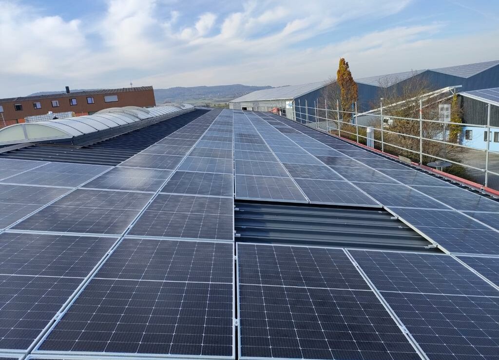 256,74 kWp - Marktbergel 1 - Photovoltaik Dachanlage Bayern